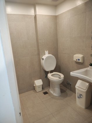 Venta de Local de 139 m² Totales con Sotano con Vidriera a La Calle Larrea