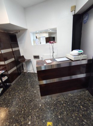 Venta de Local de 139 m² Totales con Sotano con Vidriera a La Calle Larrea