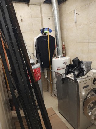 Venta de Local de 139 m² Totales con Sotano con Vidriera a La Calle Larrea