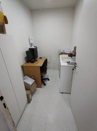 Venta de Local de 139 m² Totales con Sotano con Vidriera a La Calle Larrea