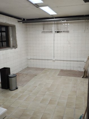Local comercial en Recoleta de 130 m2 en excelente estado con sótano