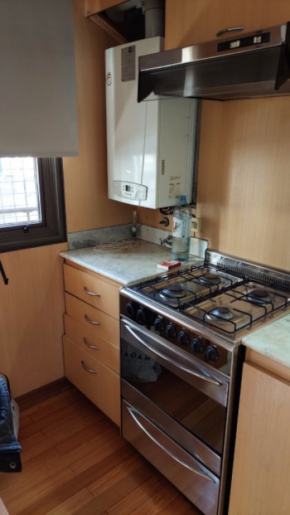 2 AMBIENTES DE (45M2) ALQUILER CON EXPENSAS Y ABL INCLUIDAS, LUMINOSO, CON BALCON AL FRENTE